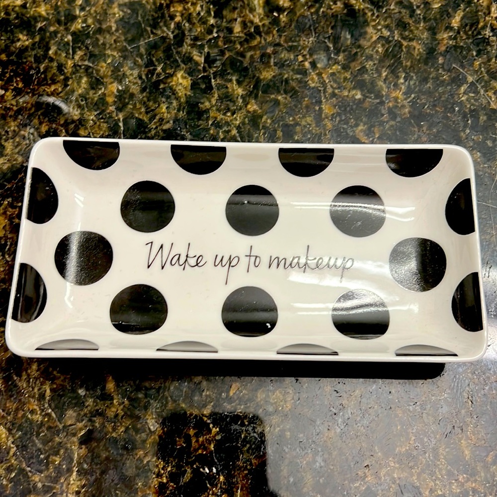 Sephora accessory holder “Wake up to Makeup”